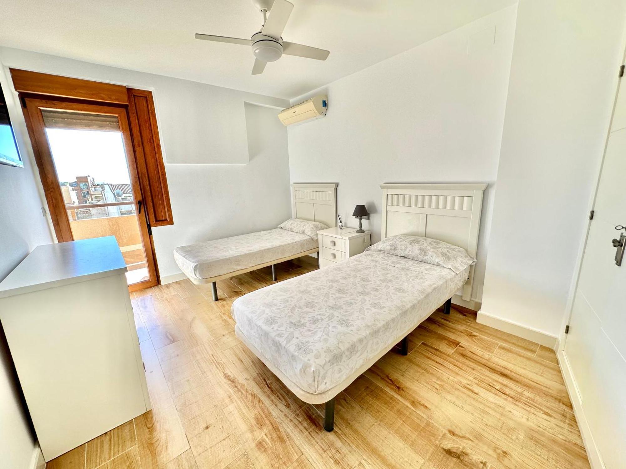 Gorgeous Apartment At The Sea In La Carihuela! Torremolinos Kültér fotó